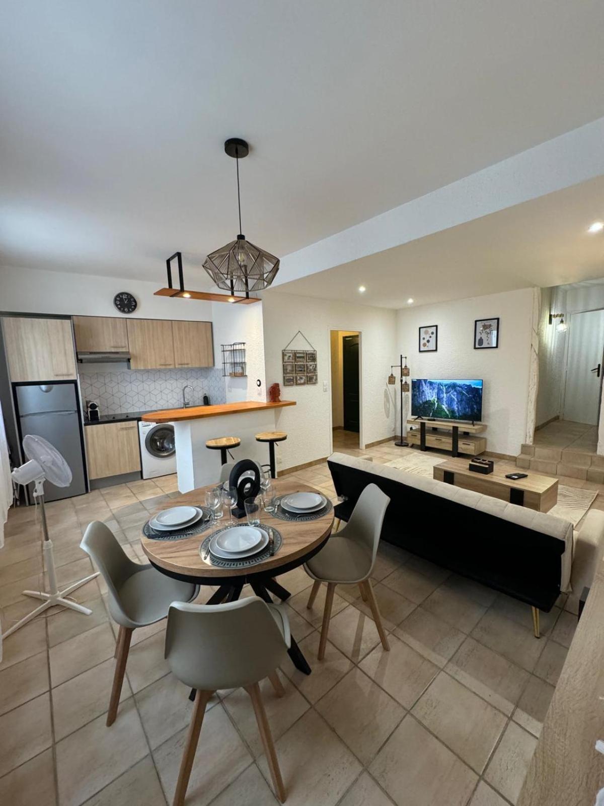 Charmant Appartement En Hypercentre De Castelnaudary Exterior foto
