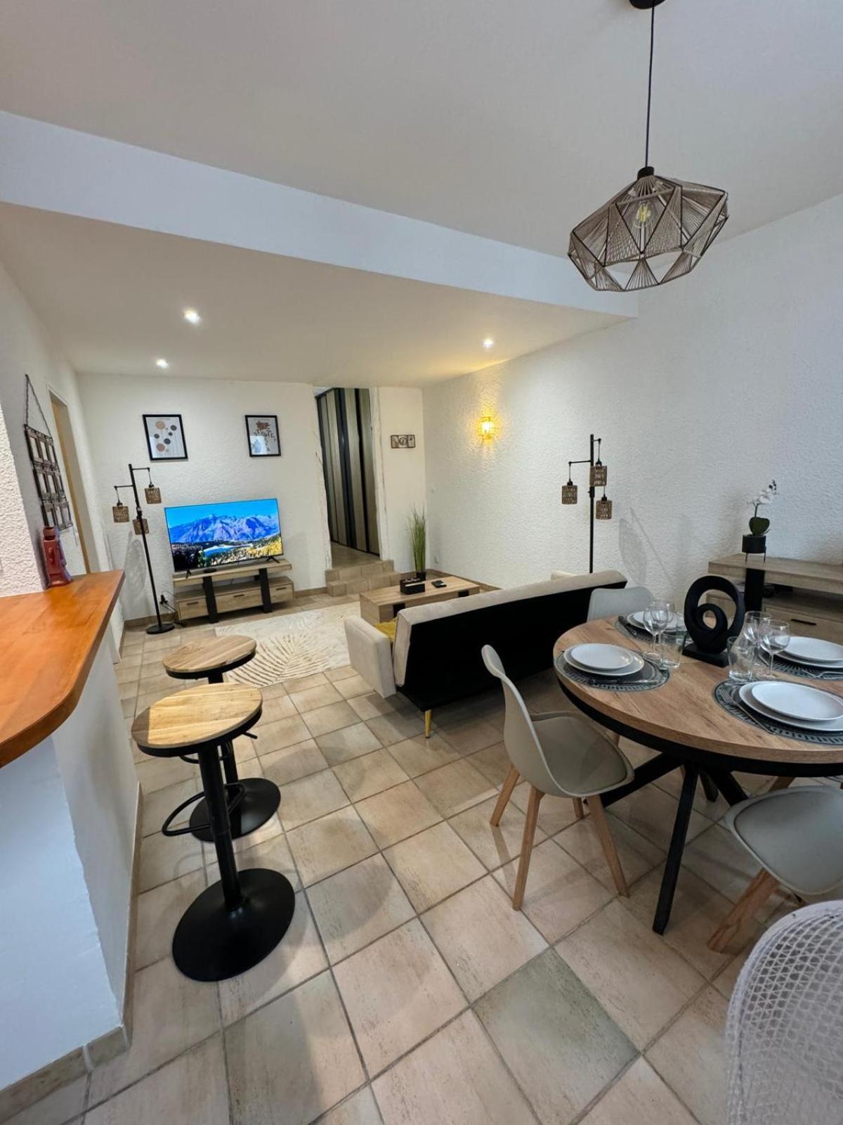 Charmant Appartement En Hypercentre De Castelnaudary Exterior foto